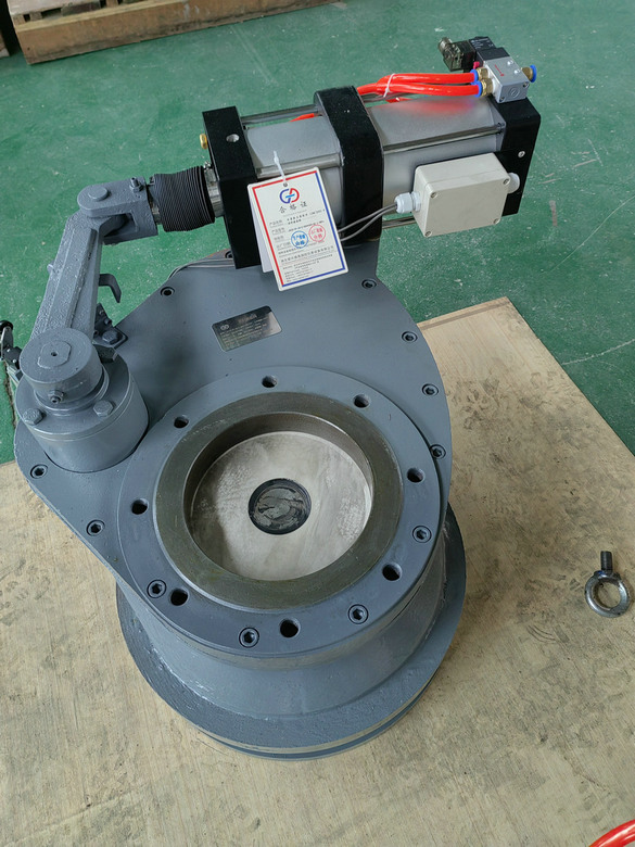 Inclined bucket grinder valve